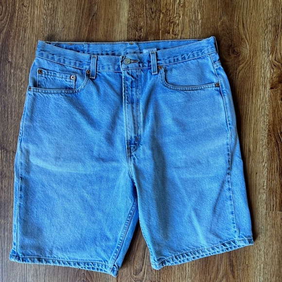 Levi's Light Blue Jean Shorts Classic Denim Style - Picture 1 of 6